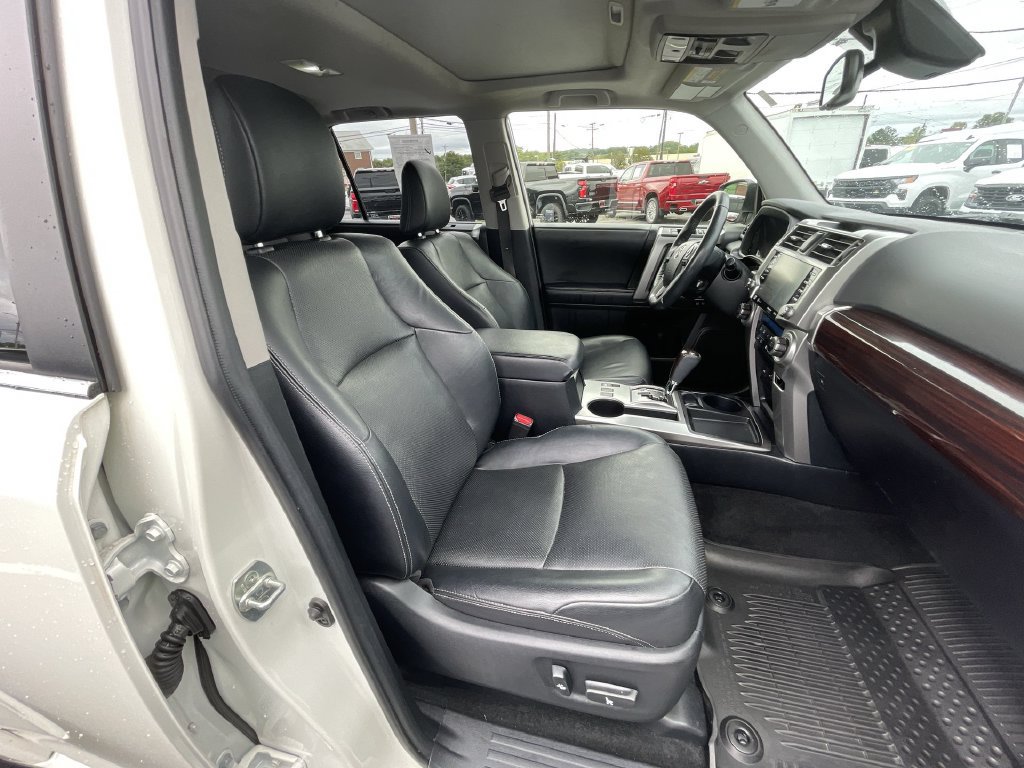 Used 2023 Toyota 4Runner Limited RWD image 29