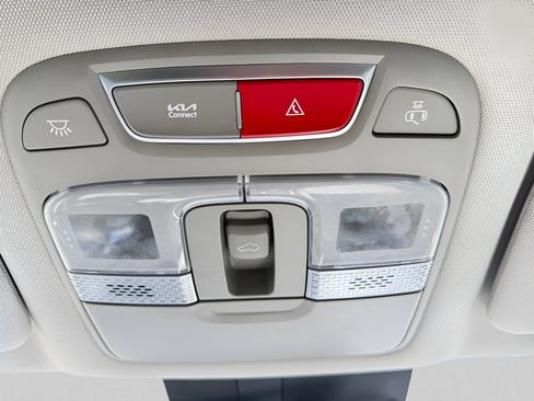 Used 2023 Kia Telluride S w/ S Sunroof Package FWD image 16