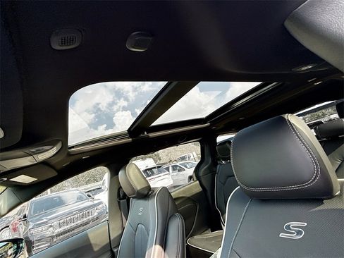 New 2026 Chrysler Pacifica Limited w/ S Appearance Package image 23