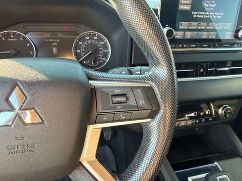 Used 2022 Mitsubishi Outlander ES FWD image 17
