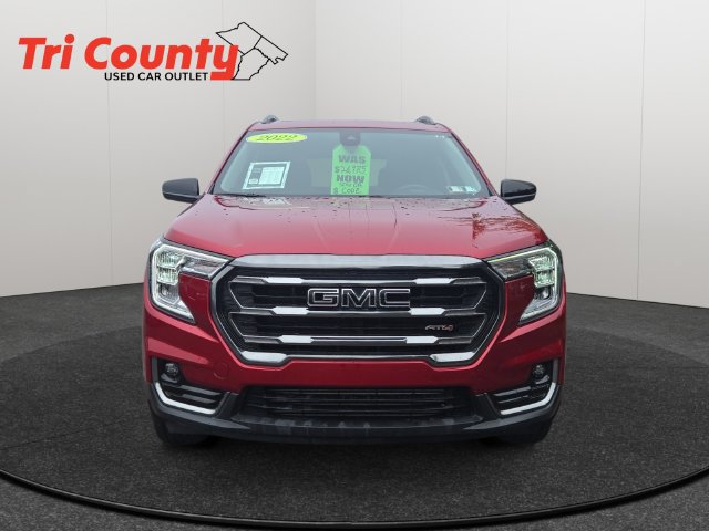 Used 2022 GMC Terrain AT4 w/ Infotainment Package II AWD/4WD image 2