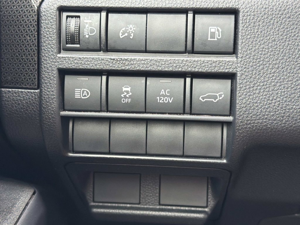 Used 2025 Toyota 4Runner Limited AWD/4WD image 20