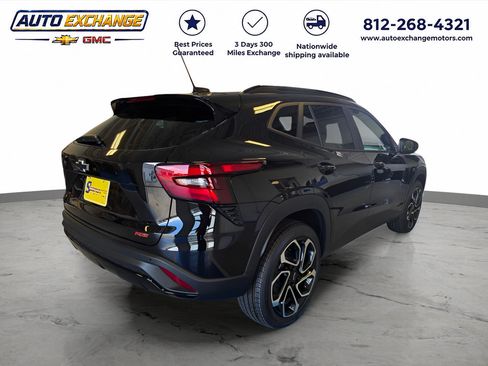 New 2026 Chevrolet Trax RS w/ Sunroof Package FWD image 3