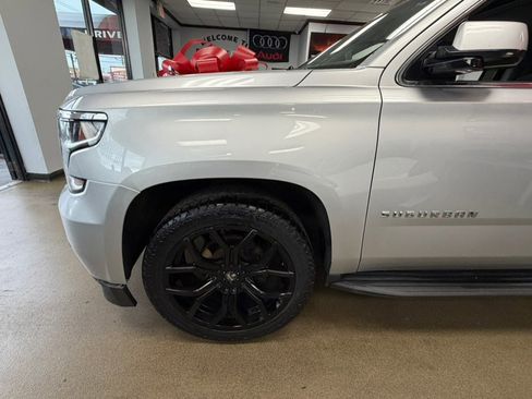 Used 2020 Chevrolet Suburban LT image 9