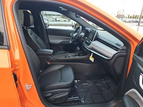 New 2026 Jeep Compass Latitude image 18