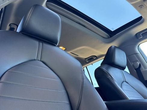 Used 2023 Toyota Highlander XLE FWD image 21