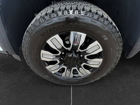Certified 2026 GMC Sierra 2500 Denali w/ Denali Reserve Package AWD/4WD image 9