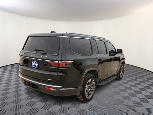 Used 2022 Jeep Wagoneer Series III image 4