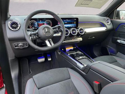 New 2026 Mercedes-Benz GLB 250 4MATIC image 7