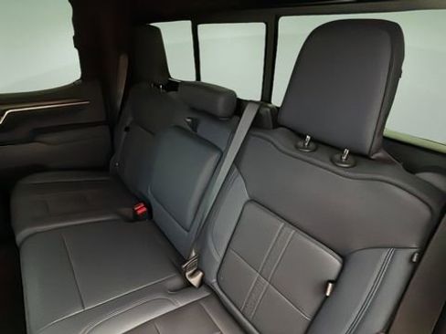 Used 2025 Chevrolet Silverado 1500 High Country image 17