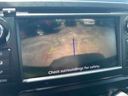 Used 2019 Nissan Titan SV w/ SV Convenience Package AWD/4WD image 28