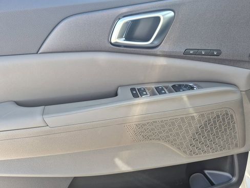 New 2026 Kia Carnival SX FWD image 6