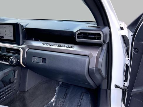 Used 2024 Toyota Tacoma SR5 RWD image 18