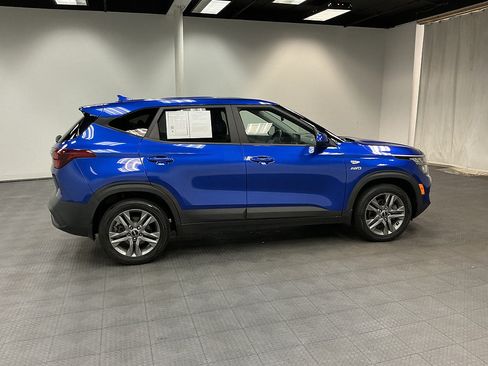 Used 2022 Kia Seltos LX AWD/4WD image 6