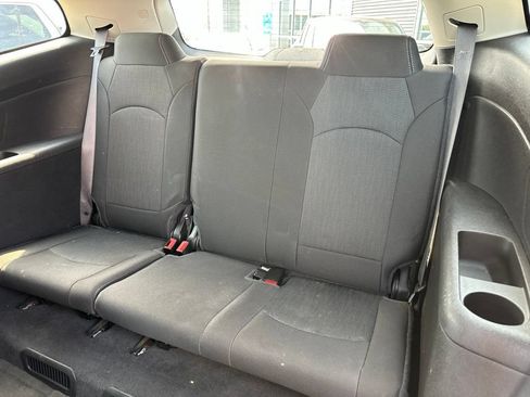 Used 2015 Chevrolet Traverse LT w/ Style and Technology Package FWD image 26