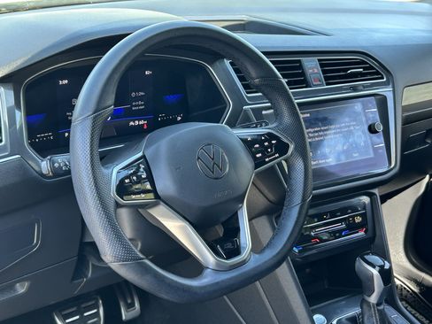 Used 2023 Volkswagen Tiguan SE R-Line FWD image 28