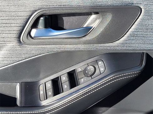 Used 2023 Nissan Rogue SV image 20