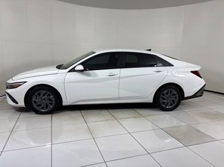Certified 2025 Hyundai Elantra Hybrid FWD video 2