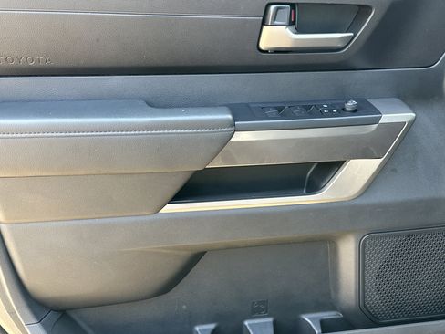 Used 2022 Toyota Tundra SR5 w/ Convenience Package image 10