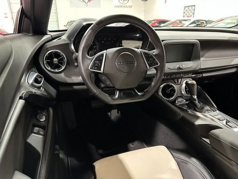 Used 2022 Chevrolet Camaro LT RWD image 7