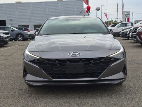 Used 2023 Hyundai Elantra SE FWD image 12