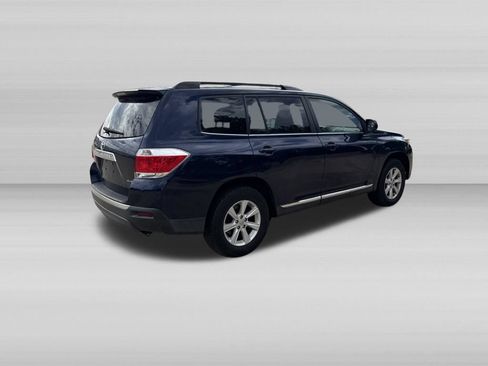 Used 2011 Toyota Highlander SE w/ Tow Pkg AWD/4WD image 5