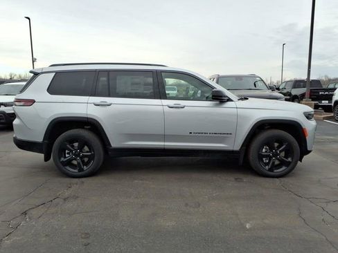 New 2026 Jeep Grand Cherokee L Limited w/ Limited Altitude Package image 20