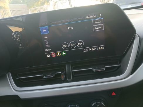 Used 2025 Chevrolet Trax LS w/ LS Convenience Package FWD image 15