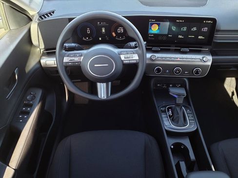 New 2026 Hyundai Kona SE image 8