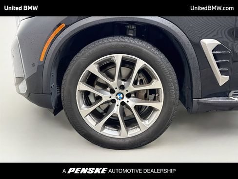 Used 2024 BMW X5 sDrive40i w/ Premium Package RWD image 2