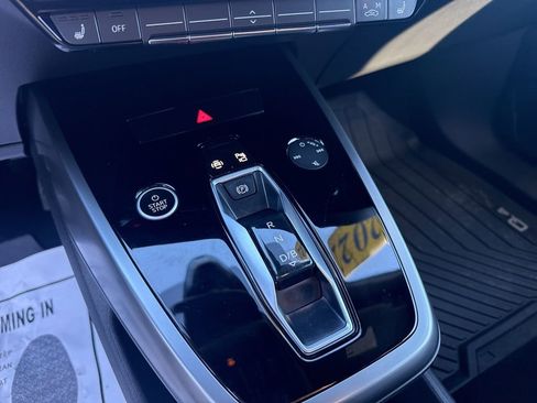 Used 2022 Audi Q4 e-tron Premium Plus image 15