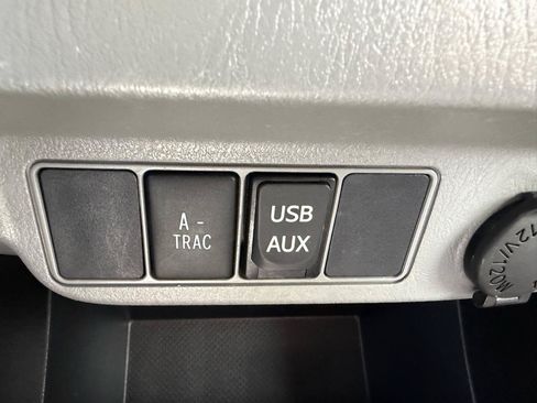 Used 2013 Toyota Tacoma 4x4 Double Cab w/ TRD Off-Road Pkg image 28