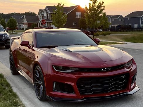 Used 2018 Chevrolet Camaro ZL1 RWD image 4