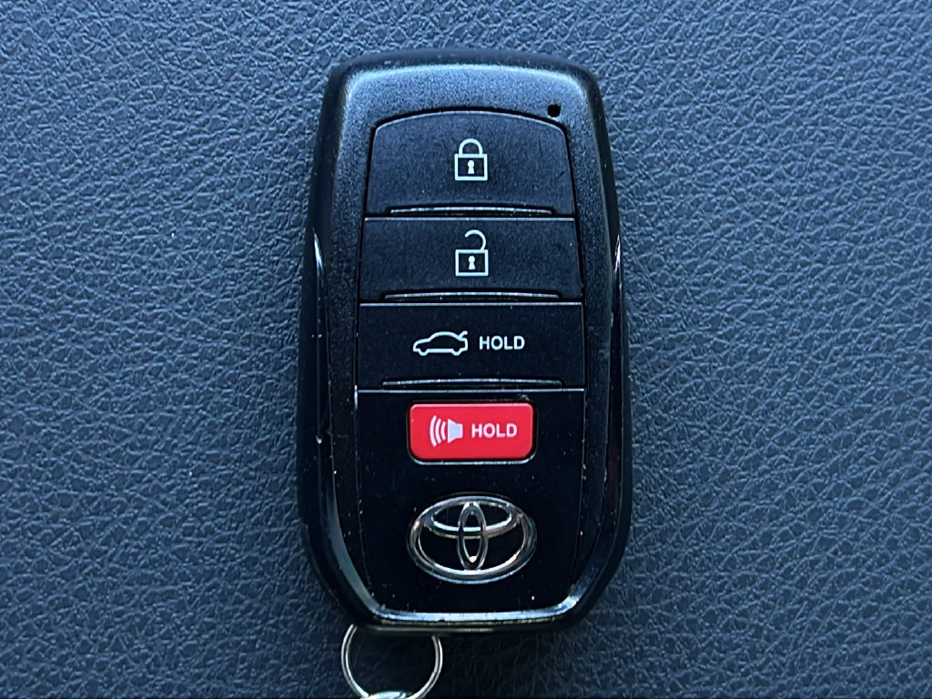 Used 2025 Toyota Camry SE FWD image 22