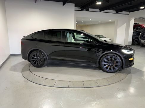 Used 2022 Tesla Model X Plaid image 14