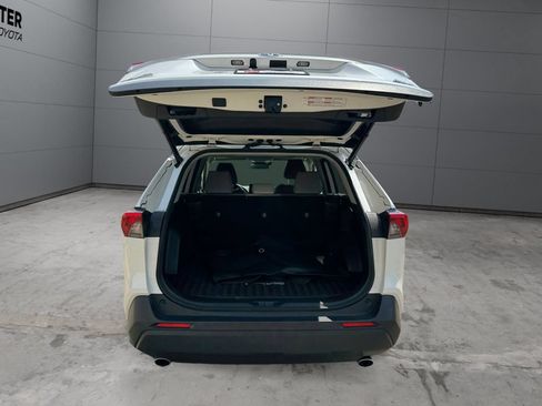 Certified 2022 Toyota RAV4 XLE Premium AWD/4WD image 19