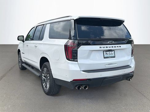 Used 2025 Chevrolet Suburban Z71 AWD/4WD image 6