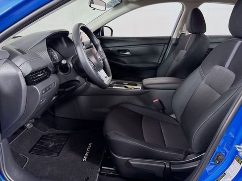 Certified 2025 Nissan Sentra SV w/ Lighting Package image 6