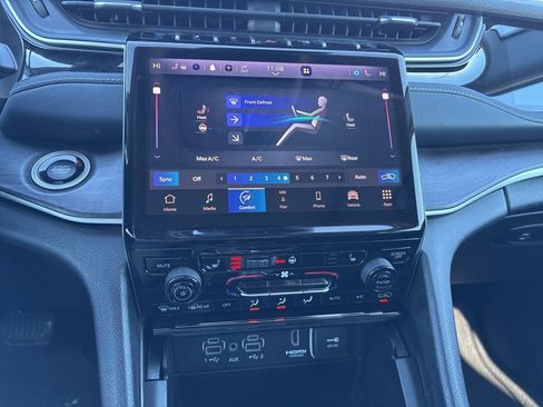 Used 2024 Jeep Grand Cherokee Limited 4xe image 14