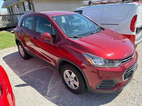 Used 2022 Chevrolet Trax LS image 3