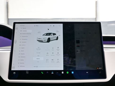 Used 2021 Tesla Model S Plaid image 22