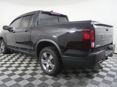 Used 2025 Honda Ridgeline TrailSport image 6
