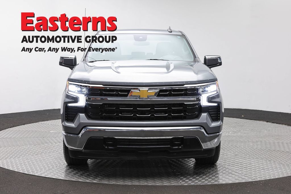 Used 2023 Chevrolet Silverado 1500 LT AWD/4WD image 3