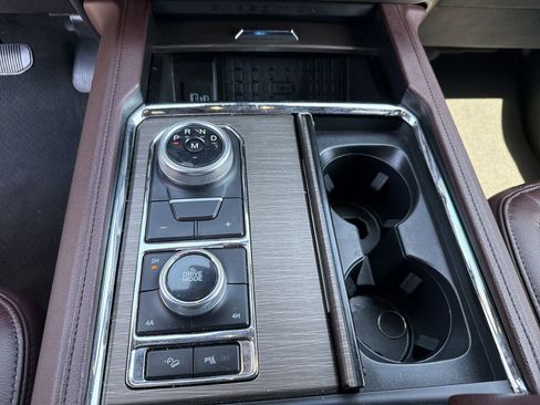 Used 2024 Ford Expedition Max Limited image 8