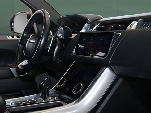 Used 2020 Land Rover Range Rover Sport HSE Dynamic image 17