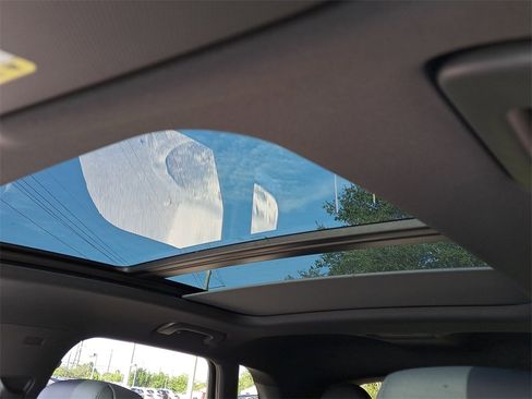 New 2025 Audi Q3 2.0T Premium image 16