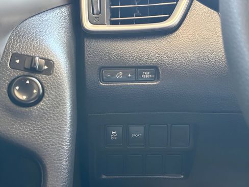 Used 2014 Nissan Rogue SV FWD image 21