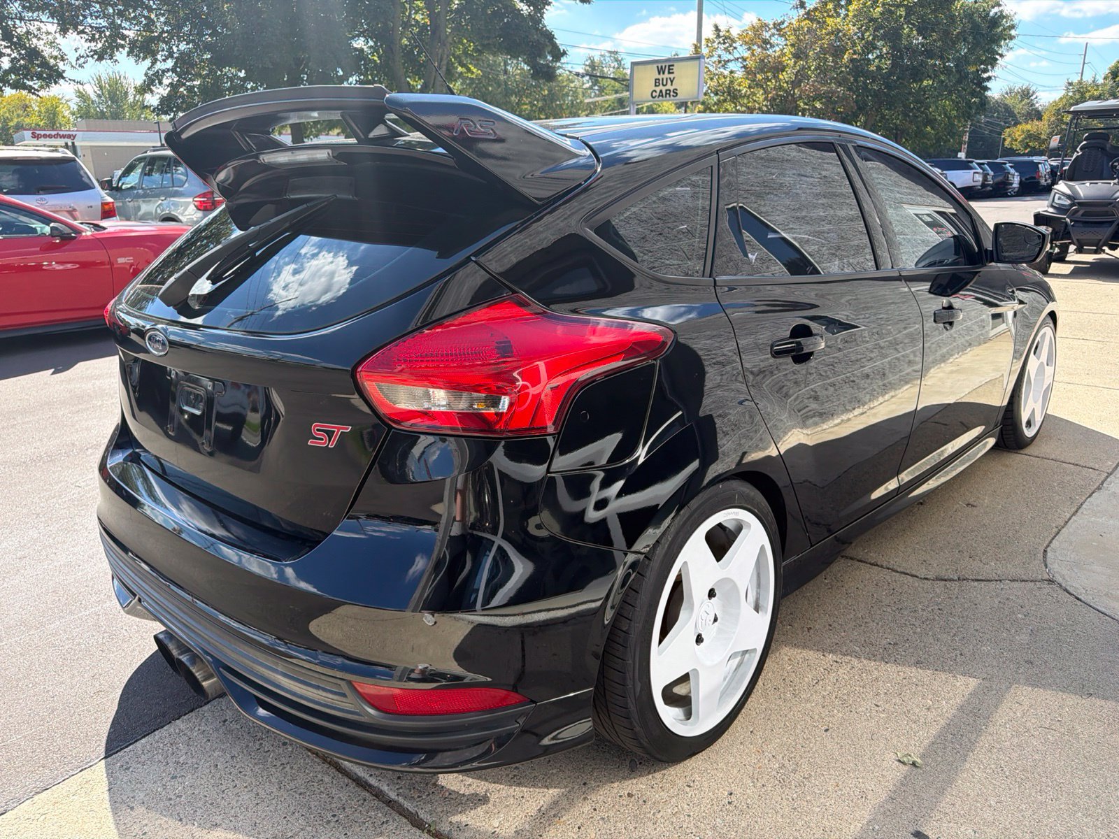 Used 2018 Ford Focus ST w/ Equipment Group 401A FWD image 6