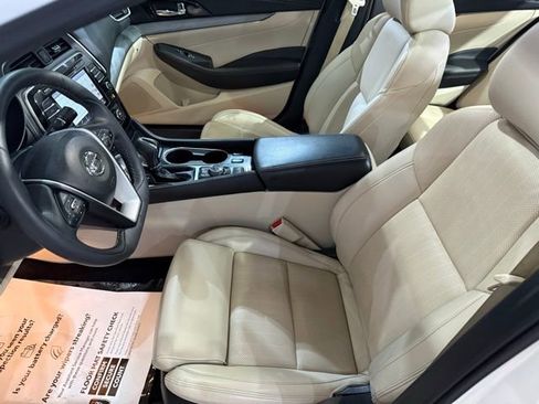 Used 2017 Nissan Maxima 3.5 SL image 11