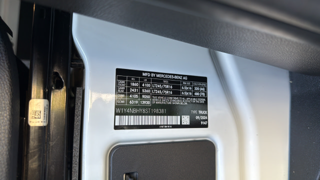 Used 2025 Mercedes-Benz Sprinter 2500 image 25